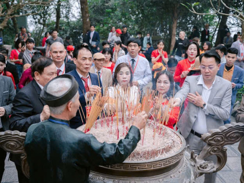 “Du Xuân Hái Lộc 2025” - Hành Trình Tôn Vinh Văn Hóa Dân Tộc Tại Đền Hùng