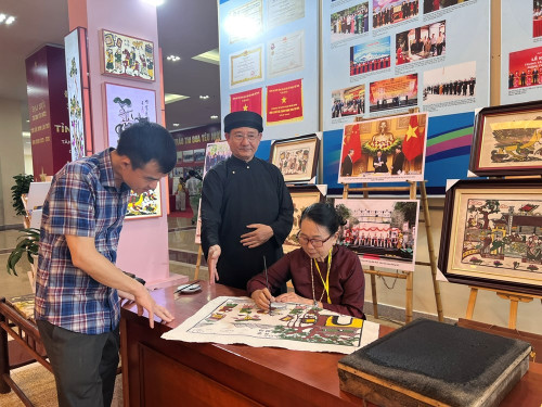 Nghệ nhân làng nghề tranh dân gian Đông Hồ