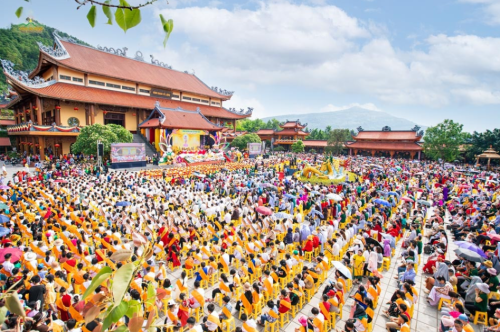 Đại lễ Phật đản 2026: Khi bình an không nằm ở sự "có thêm" mà là "buông bớt"
