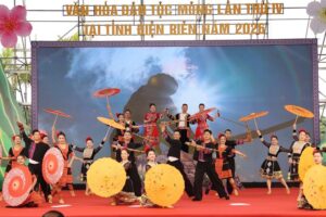 Ngày hội văn hóa dân tộc Mông hội tụ sắc màu, lan tỏa bản sắc