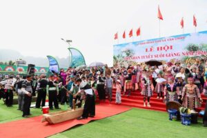 Suối Giàng mùa hội, lan tỏa hương trà Shan tuyết